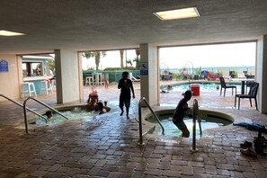 Piscina interna, piscina aquecida