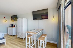 Interior - Oceanfront studio with private balcony, pool, beach access, & snowbird friendly (Myrtle Beach)