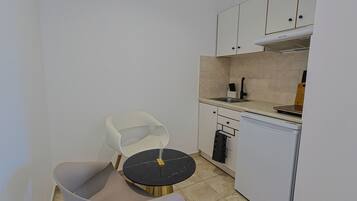 Apartemen Comfort, balkon | Dapur pribadi | Ketel listrik dan kursi makan untuk bayi