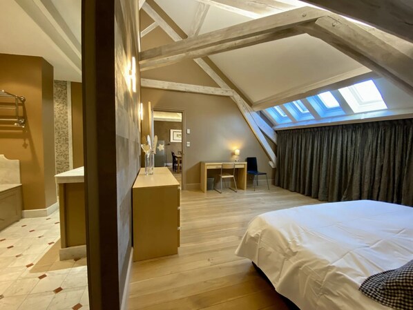 Minibar, caja de seguridad en la habitación y sistema de insonorización 