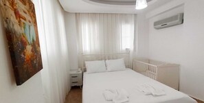 5 bedrooms, iron/ironing board, WiFi