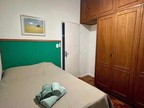 2 bedrooms, WiFi, bed sheets