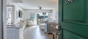 1803 Bluff Villas: 1 Bedroom. 1 Bathroom. Sleeps 4.