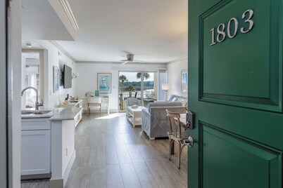 1803 Bluff Villas: 1 Bedroom. 1 Bathroom. Sleeps 4.