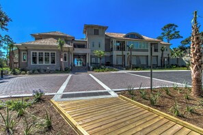 Exterior - 1803 Bluff Villas: 1 Bedroom. 1 Bathroom. Sleeps 4. (Hilton Head Island)