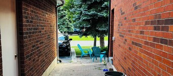 Private, Cozy & Pet Friendly 2 Bedroom+1 Bath Apartment