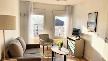 Apartment, 1 Bedroom | Living area