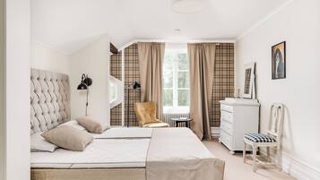 7 bedrooms, iron/ironing board, travel crib, WiFi