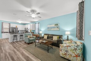 Talo, näköala lomakeskukseen | Oleskelualue | Älytelevisio, Netflix, Hulu, suoratoistopalvelut