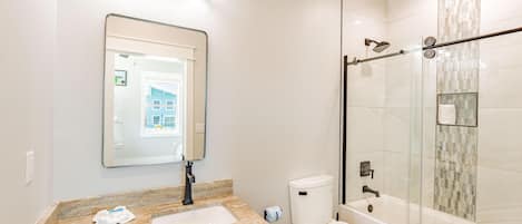 House, Multiple Beds (Family Beach House) | Bathroom