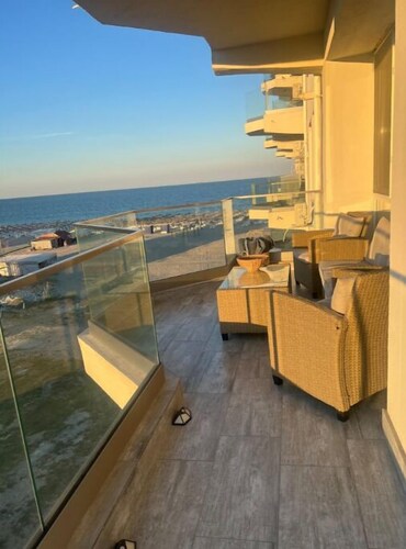 Voyage apartments offer for rent 4 rooms apartment located exactly on the beach.