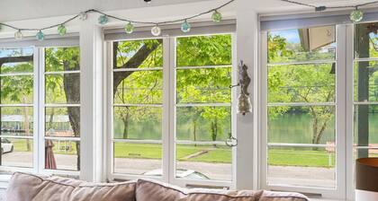 The Raven's Roost Lake View Retreat 3bd 2ba