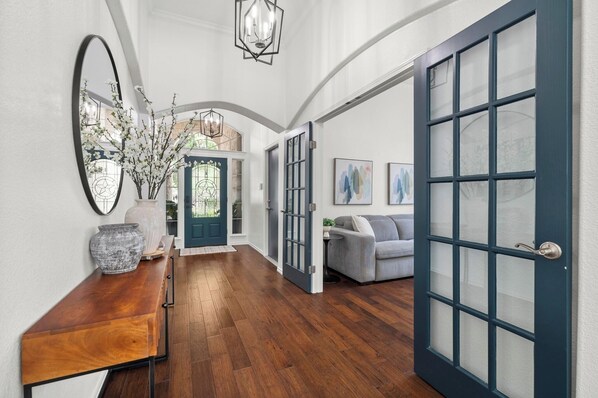 Interior - The Lake Pointe Retreat! (Austin)