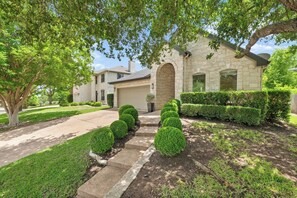Exterior - The Lake Pointe Retreat! (Austin)