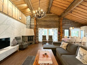 Luxury Villa, Lake View | Living area