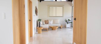 Casita Curtis- luxurious 6-bedroom villa inside HACIENDA CAMPO VERDE w- WiFi, AC