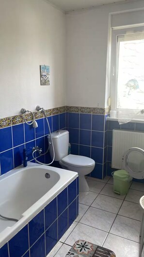 Handtücher, Seife, Toilettenpapier