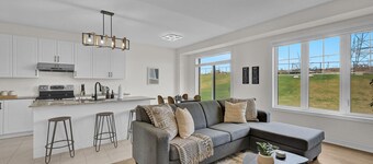 Modern Nest - 4 BR House, 5 Beds, 2.5 Baths, 3 Park