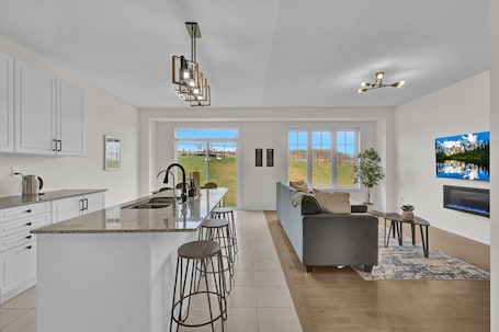 Interior. Modern Nest - 4 BR House, 5 Beds, 2.5 Baths, 3 Park