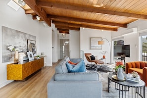 TV, ping pong, books - 180-Degree Ocean Views | Deck + Hillside (El Granada)