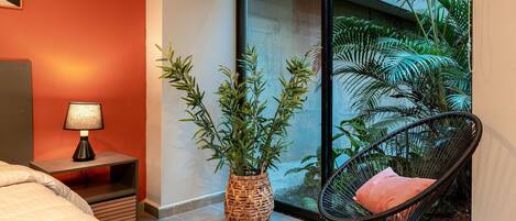 1 bedroom, internet, bed sheets