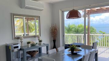 Apartment | Outdoor dining