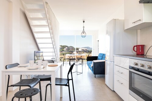 Hyères - Apartment T5 - Sea and salt water view - Refurbished