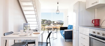 Hyères - Apartment T5 - Sea and salt water view - Refurbished