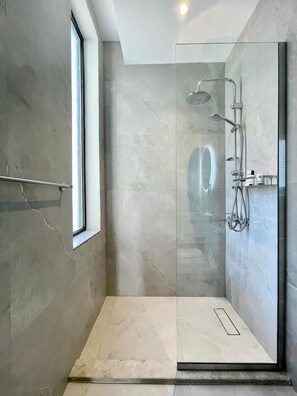 Towels, soap, shampoo, toilet paper - CADEE LIVING (Riyadh)