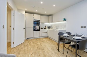 Apartment | 2 bedrooms, Internet - Modern Two-bedroom Haven in Colindale (London)