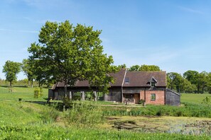 Exterior - Wilderness Reserve - Cartshed (Halesworth)