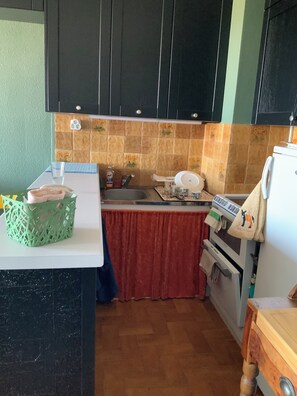 Private kitchen - Breathtaking sea view, 100 m from the beach, 2-room walk-through apartment (Saint-Cyprien)