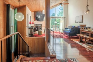 TV, fireplace - Townhouse Near Golf, Shuttle, Pool & Spa 628 (Mammoth Lakes)