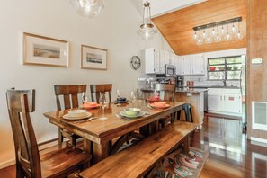 Dining - Townhouse Near Golf, Shuttle, Pool & Spa 628 (Mammoth Lakes)