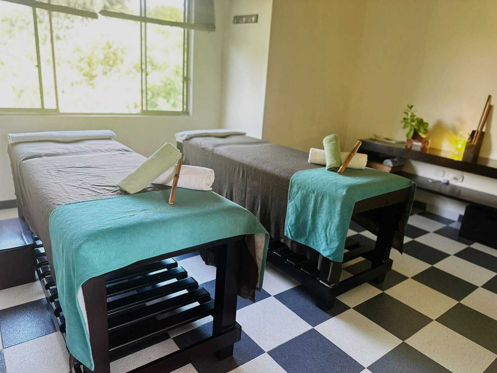 Parihoitohuone(ita), turkkilainen sauna, vartalohoitoja, hydroterapiaa