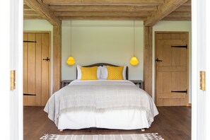 6 slaapkamers, een strijkplank/strijkijzer, wifi, beddengoed