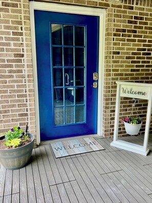 Exterior detail - Spacious 1-bedroom guesthouse in lovely Wiggins with WiFi, AC (Wiggins)