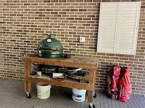 Interior - Spacious 1-bedroom guesthouse in lovely Wiggins with WiFi, AC (Wiggins)