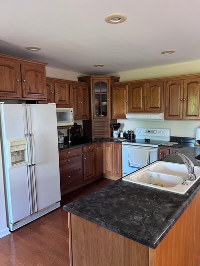 Charming 3BR house 2 mi to Dale Hollow Lake boat ramp and Sulphur Creek Resort