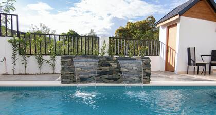 Casita Bower- Luxurious 6-bedroom villa with WiFi, AC insideHacienda Campo Verde