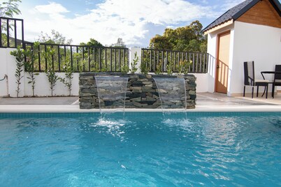 Casita Bower- Luxurious 6-bedroom villa with WiFi, AC insideHacienda Campo Verde