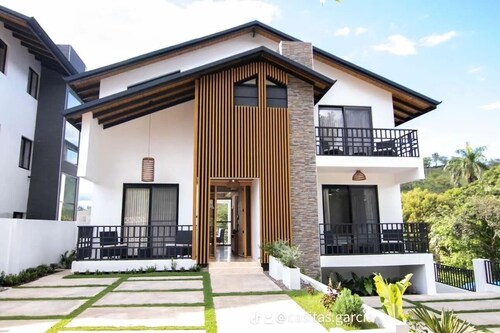 Casita Bower- Luxurious 6-bedroom villa with WiFi, AC insideHacienda Campo Verde