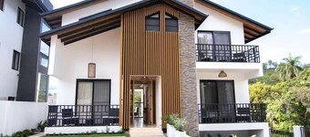 Casita Bower- Luxurious 6-bedroom villa with WiFi, AC insideHacienda Campo Verde