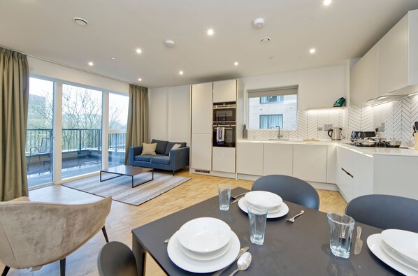 Apartment | 2 bedrooms, Internet - Bright Spacious Apartment in Prime Location (London)