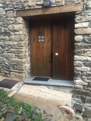 Exterior detail - Rural apartments Más Morer (abella)