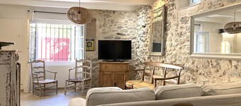Charming, typically Provencal house in the historic center