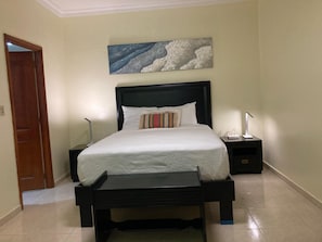 1 chambre, fer et planche à repasser, Wi-Fi, draps fournis