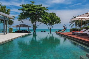 A heated pool - Luxury Thailand Estate Beachfront  Villa Cielo lth14 (Takua Thung)