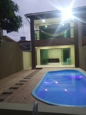 Pool - Beautiful and cozy 4 bedroom house with pool in front of the Serrambi natural pools (Enseadinha Ipojuca)