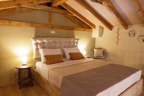 디럭스 스위트 | 이집트산 면 시트, 고급 침구, 각각 다른 스타일의 인테리어, 각각 다르게 가구 비치